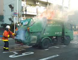 パッカー車火災の写真